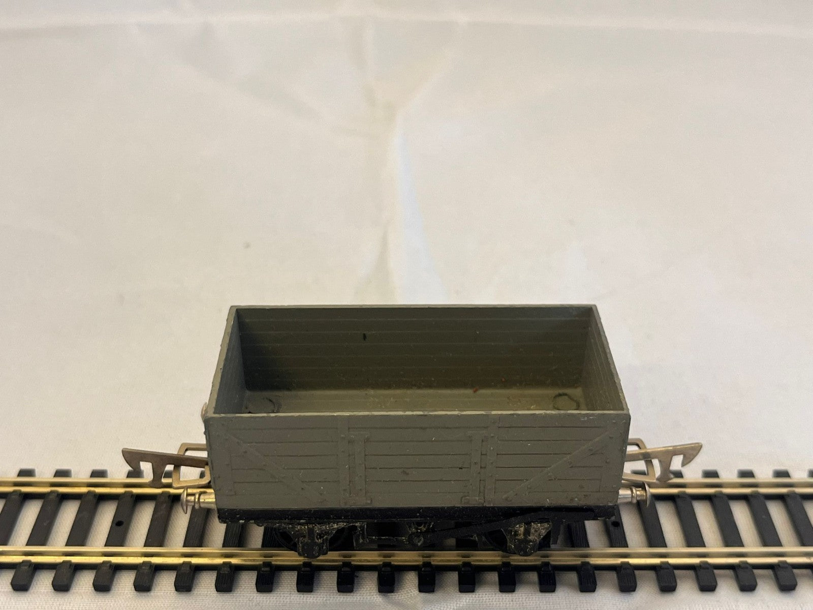 Graham Farrish 7 Plank Wagon Grey Finish