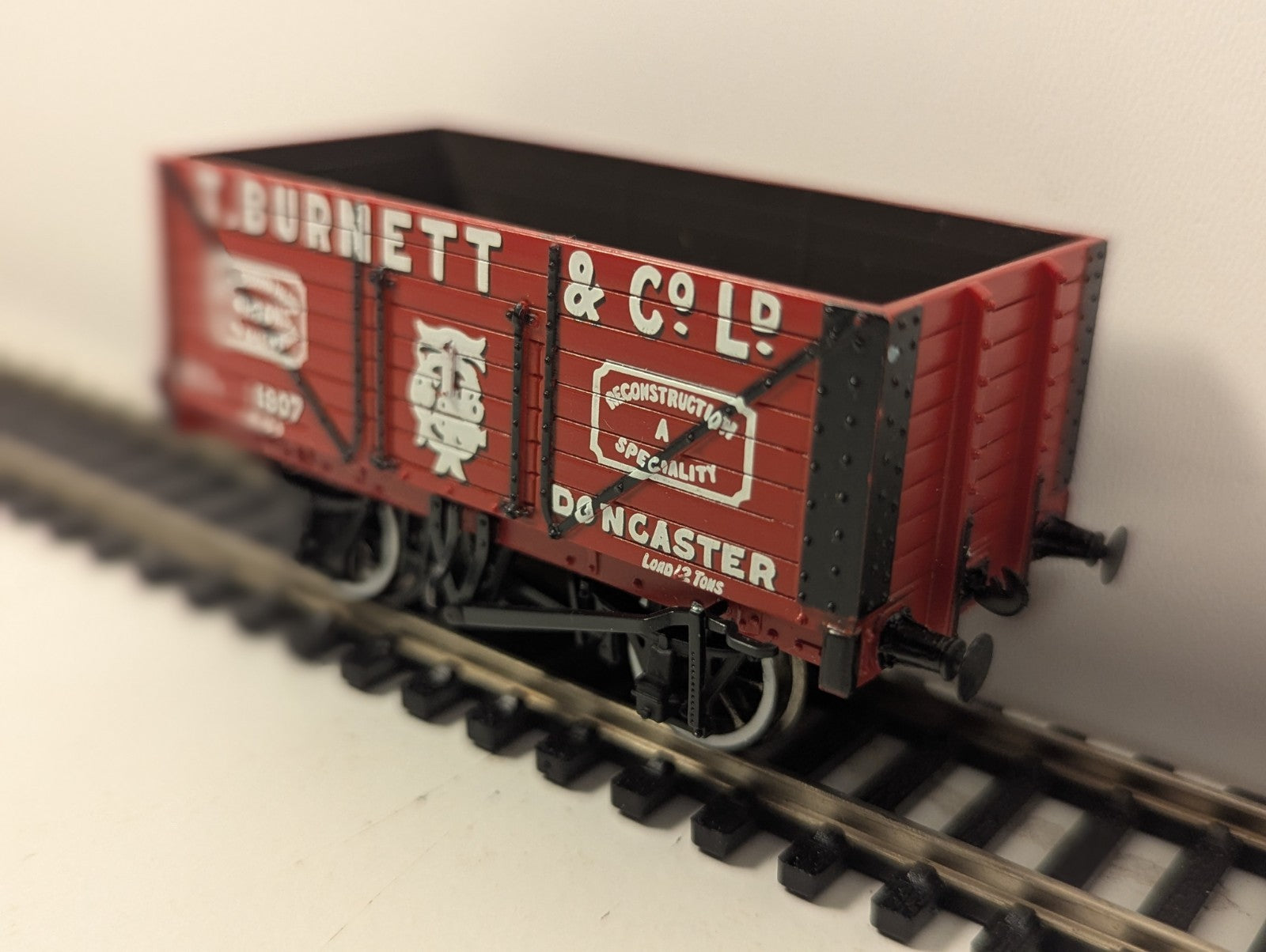 Bachmann 37-125K OO Gauge 8 Plank Wagon T Burnett Doncaster