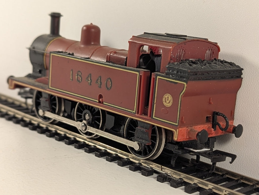 Hornby R52 OO Gauge Class 3F 0-6-0 Tank Locomotive 16440 LMS Maroon