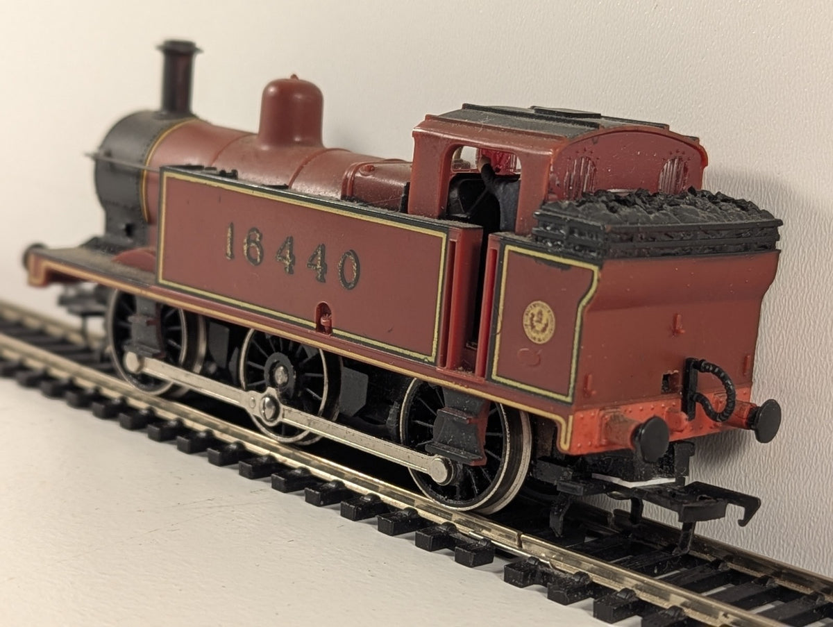 Hornby R52 OO Gauge Class 3F 0-6-0 Tank Locomotive 16440 LMS Maroon