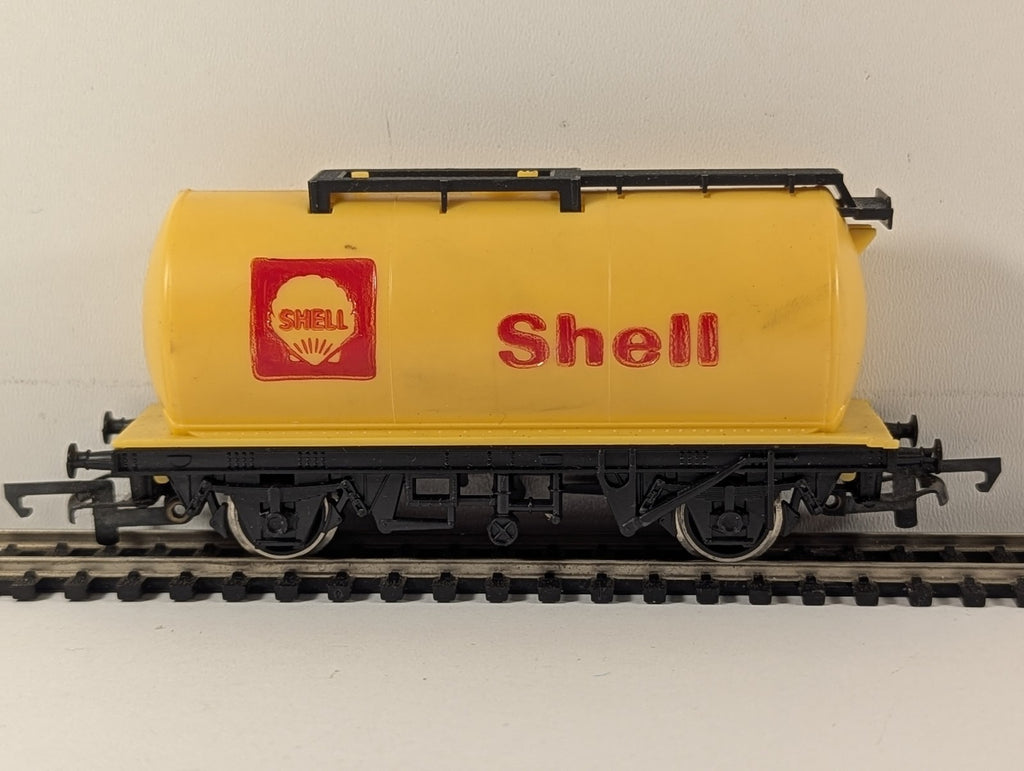 Hornby OO Gauge Shell Tank Wagon Goods Wagon Shell Yellow R.227