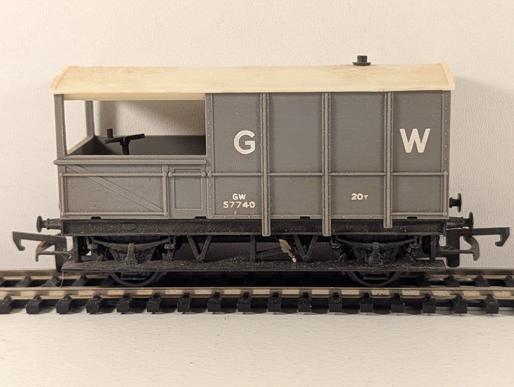 Tri-ang Hornby R124A OO Gauge GWR 20-Ton Brake Van