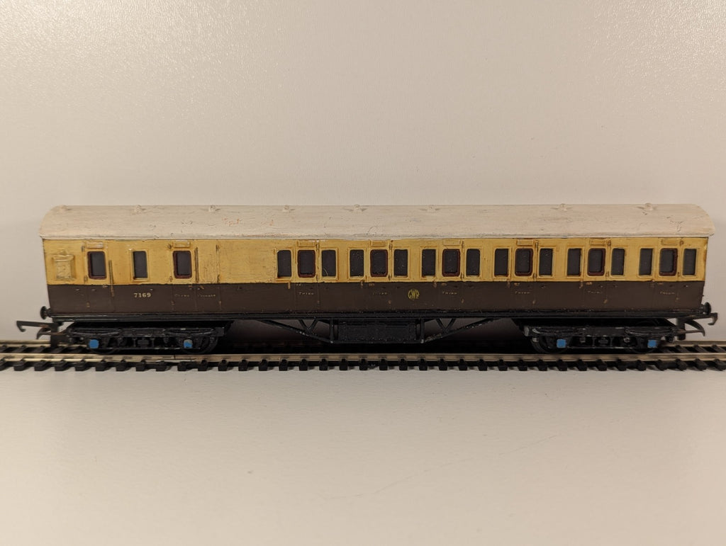 Kitbuilt GWR Collett Composite Coach No. 7169 – Brown & Cream