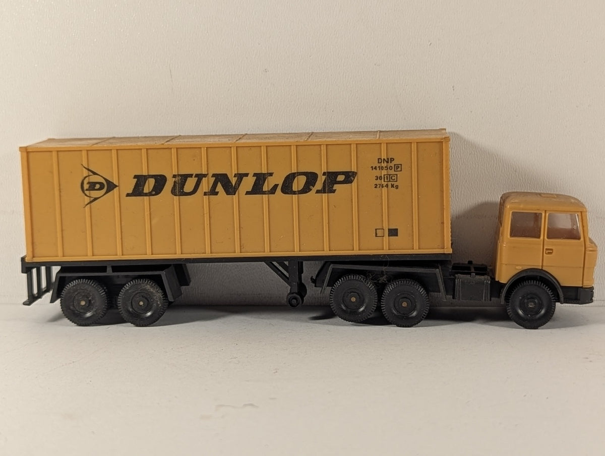 Lima HO Scale Fiat Articulated Lorry with Dunlop Container Model Truck