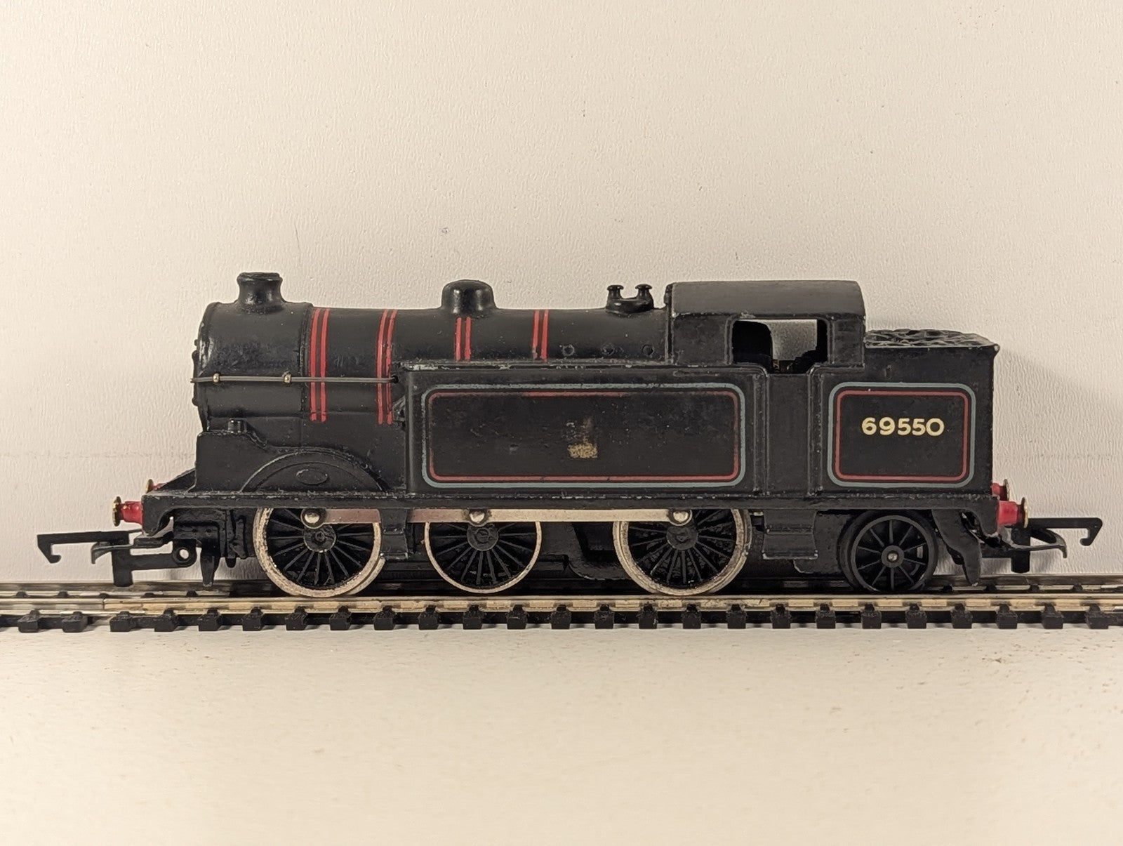 Hornby Dublo OO Gauge Class N2 0-6-2T Steam Locomotive 69550 BR Black EDL17