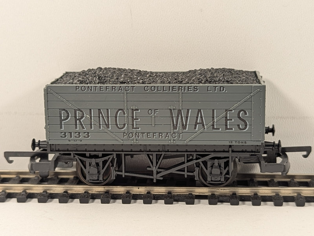Lima OO Gauge 7-Plank Coal Wagon Prince of Wales Pontefract Collieries