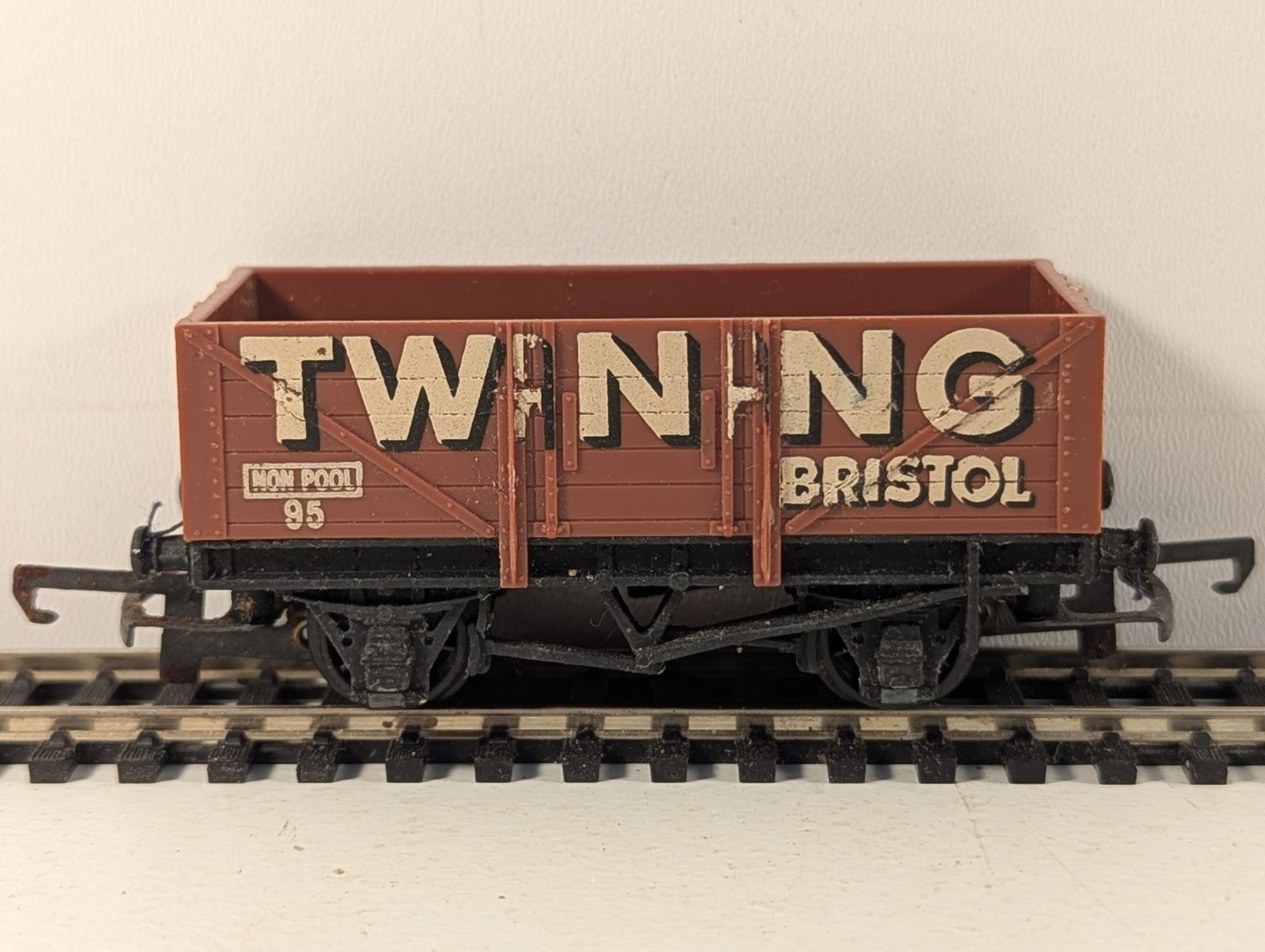 Wrenn OO Gauge 5-Plank Wagon Open Wagon 95 Twining (Bristol) Brown