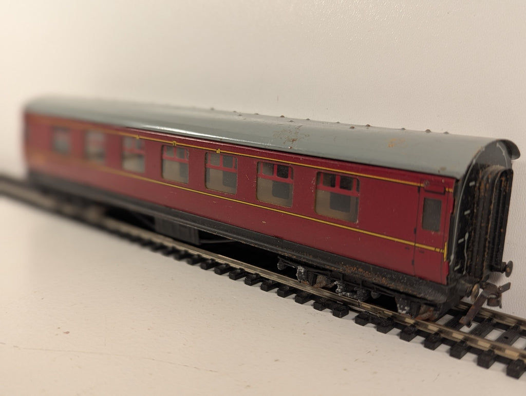 Hornby Dublo OO Gauge LMS Stanier Composite Corridor Coach M4193