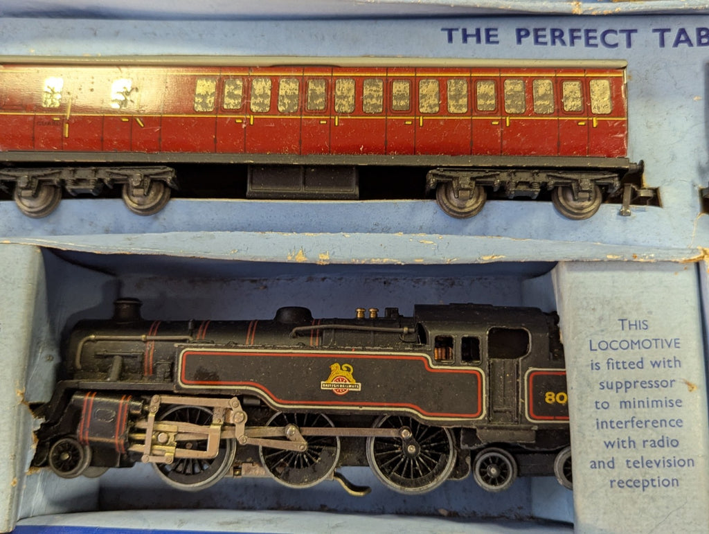 Hornby Dublo EDP18 OO Gauge BR 2-6-4 Tank Suburban Passenger Train Set