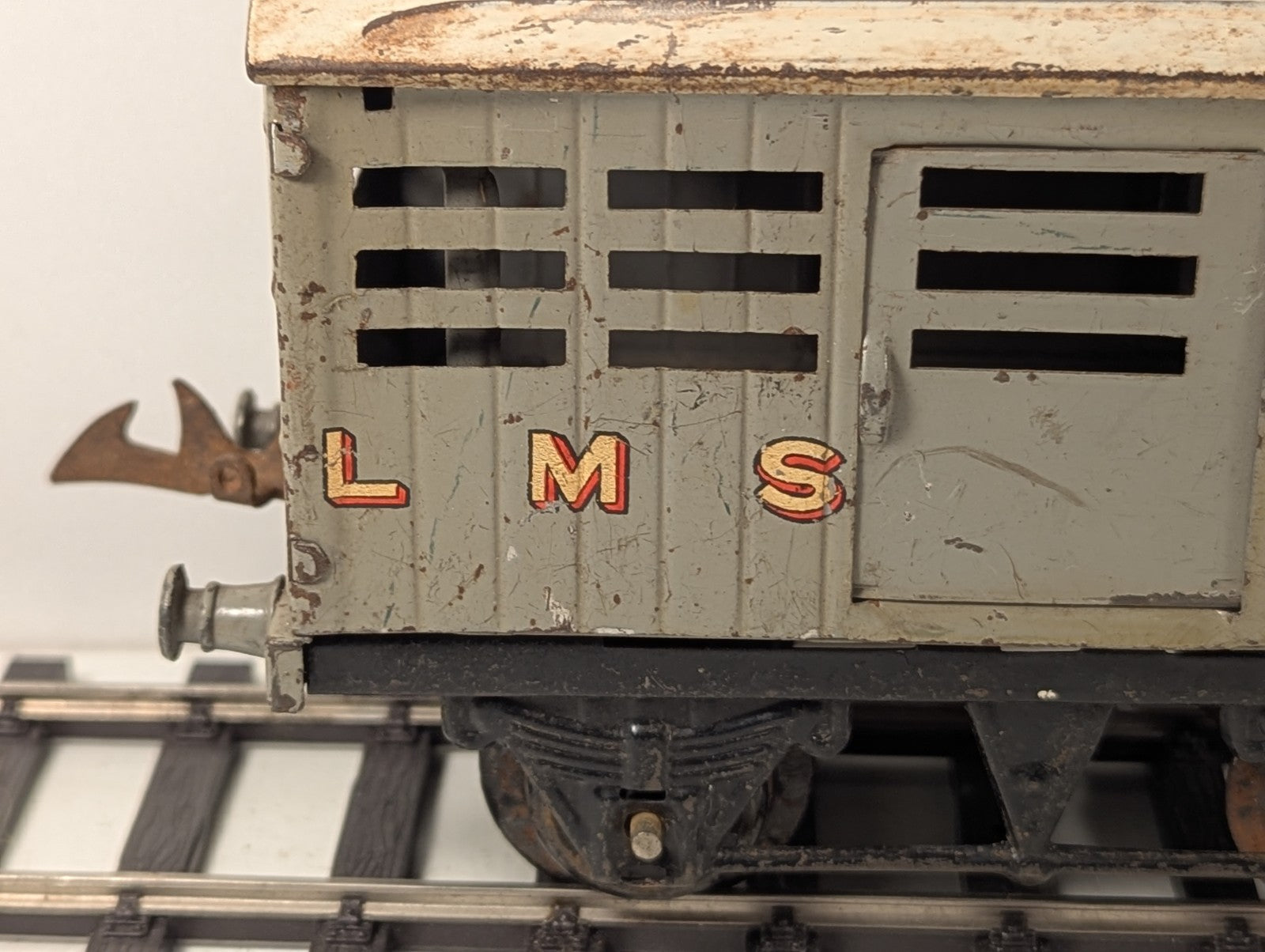 Hornby Series O Gauge Tinplate No.1 LMS Cattle Truck Grey