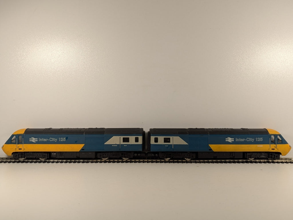 Hornby OO Gauge Class 43 HST Inter-City 125 Power and Dummy Car