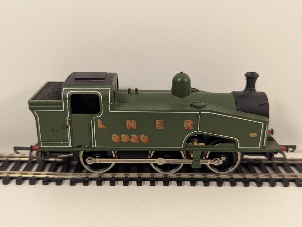 Lima LNER Class J50 0-6-0T No. 8920 – LNER Green – Body Loose