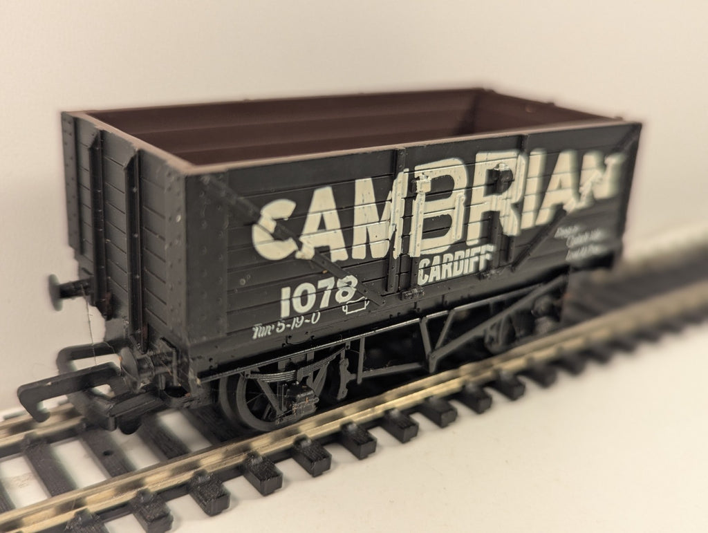 Mainline OO Gauge Cambrian Cardiff 7 Plank Coal Wagon
