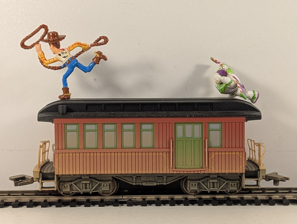 Hornby OO Gauge Toy Story Express Passenger Coach with Woody & Buzz