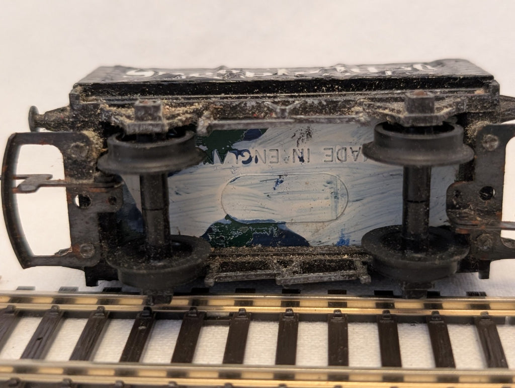 Tri-ang OO Gauge 7-Plank Coal Wagon Goods Wagon Sheepbridge Coal & Iron