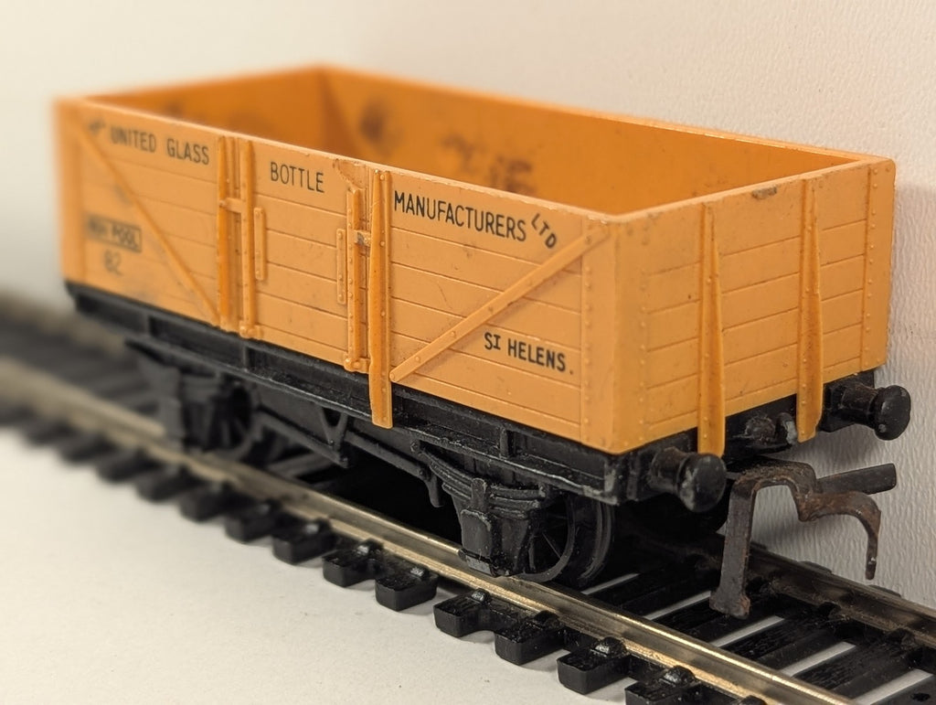 Hornby Dublo OO Gauge 5 Plank Open Wagon United Glass Bottle Manufacturers 82