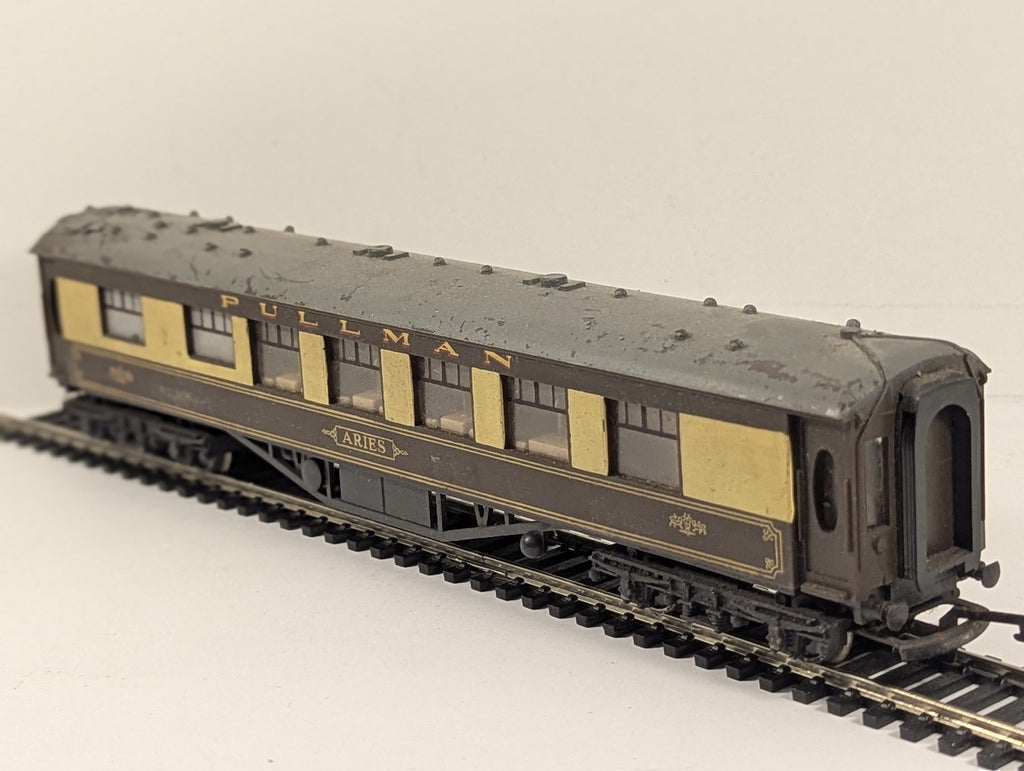 Wrenn OO Gauge Pullman Carriage 'Aries' Passenger Coach Pullman Brown & Cream