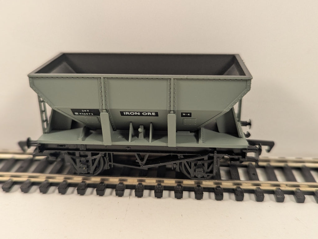 Replica Railways OO Gauge 24T Iron Ore Hopper B436872 boxed