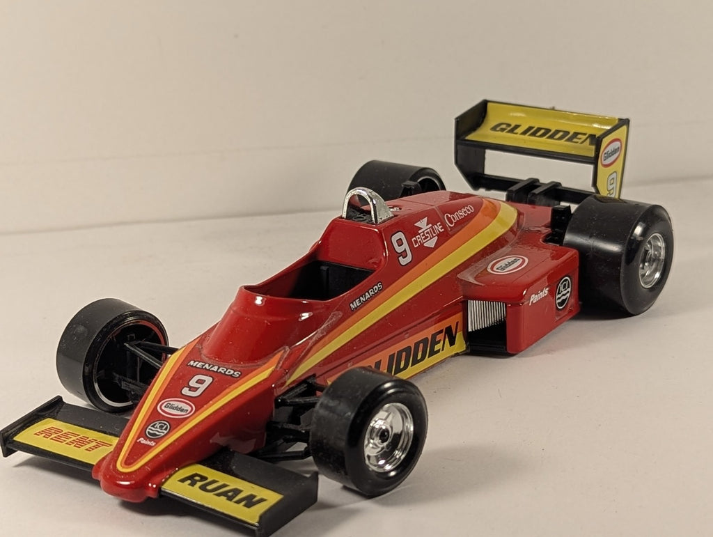 Bburago 1:43 Lola T90/00 Indy Car Die-cast Model Car