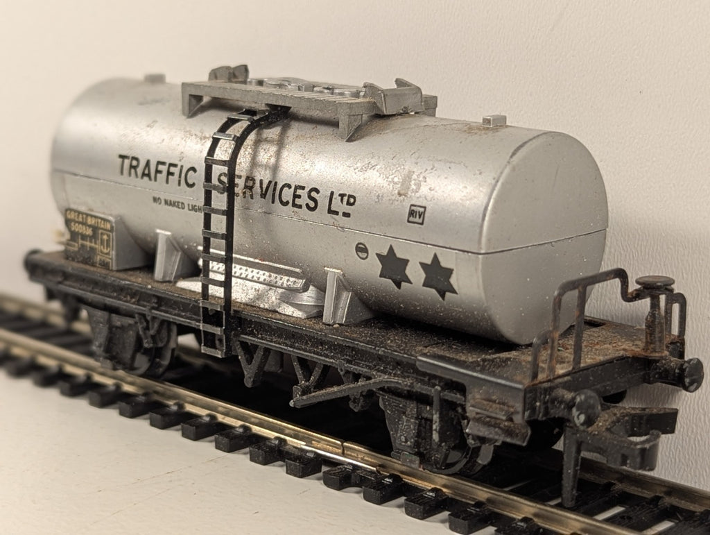 Hornby Dublo OO Gauge 4679 Silver Traffic Services Ltd Tank Wagon