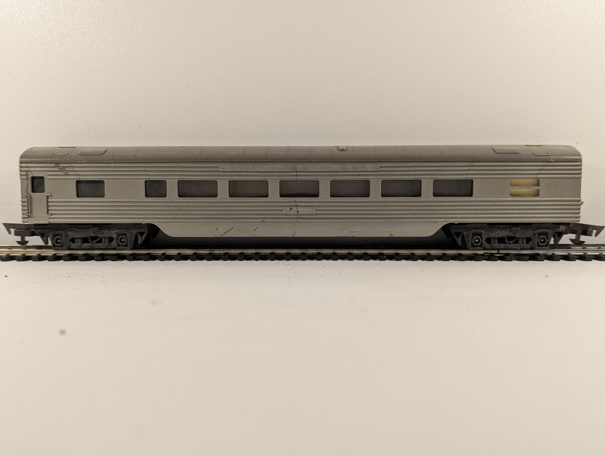 Tri-ang OO Gauge Transcontinental Passenger Coach Plain Grey R.25