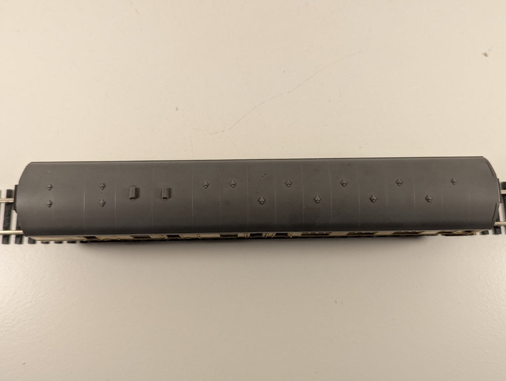Tri-ang R329 OO Gauge BR Mk1 Brake Second Coach W34302