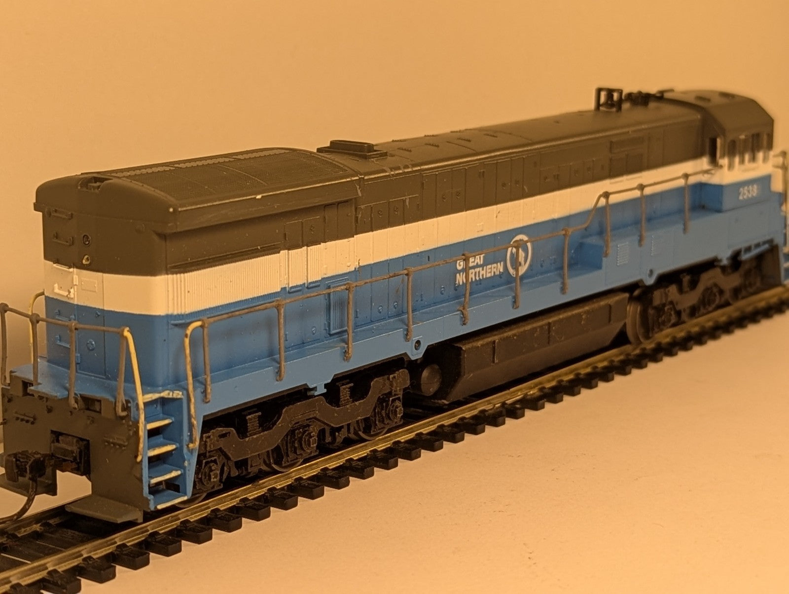 Athearn 3502 OO Gauge U33C Diesel Locomotive