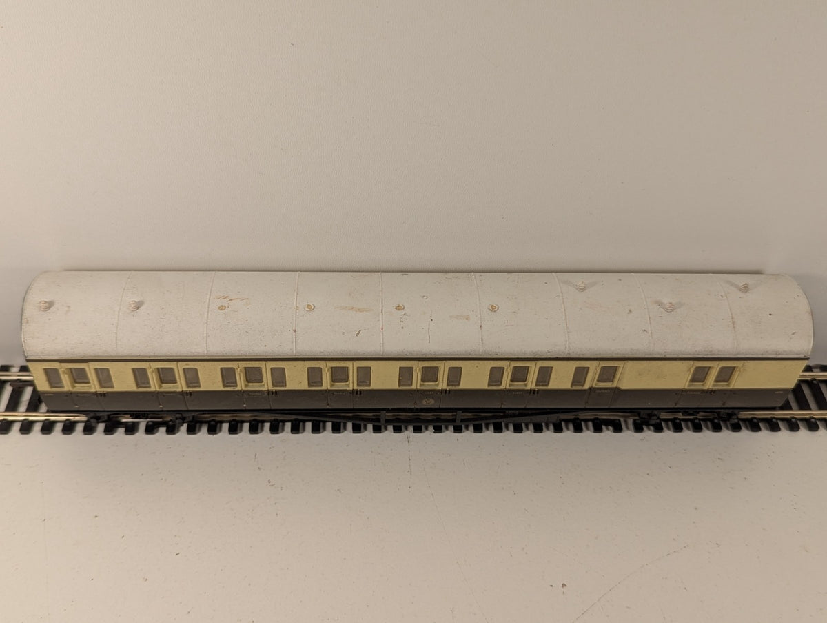 Mainline OO Gauge GWR Brake Third Coach Chocolate & Cream