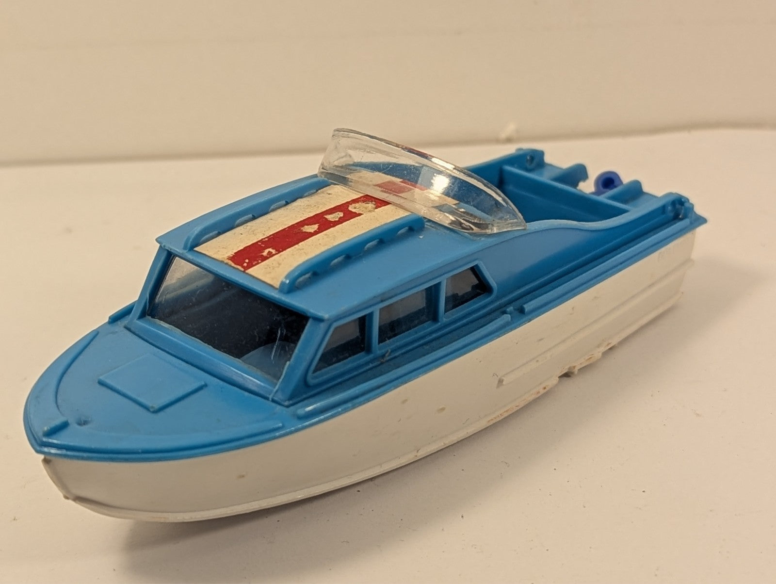 Corgi Toys 104 Dolphin 20 4 Berth Cruiser 1:43 Scale
