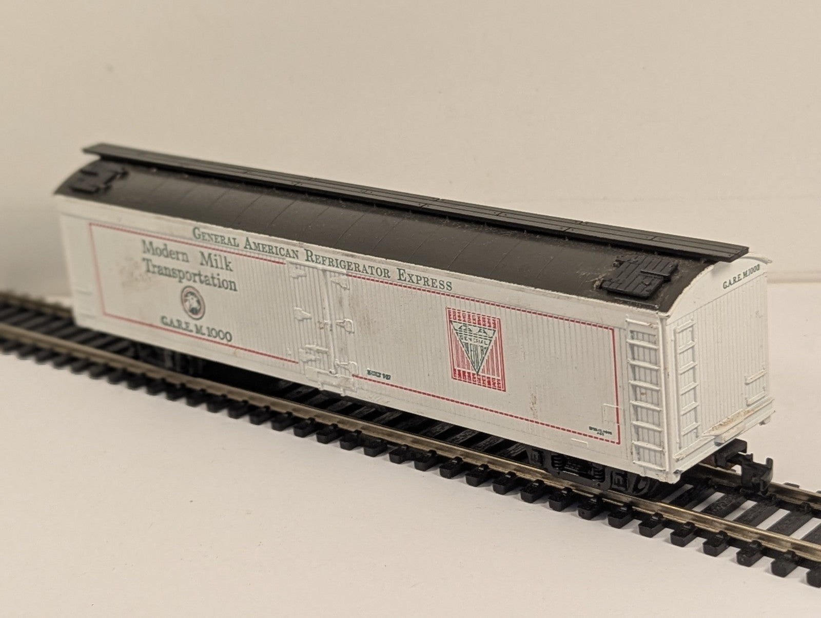 Athearn HO Gauge Modern Milk Transportation GARE M.1000 Refrigerator Wagon