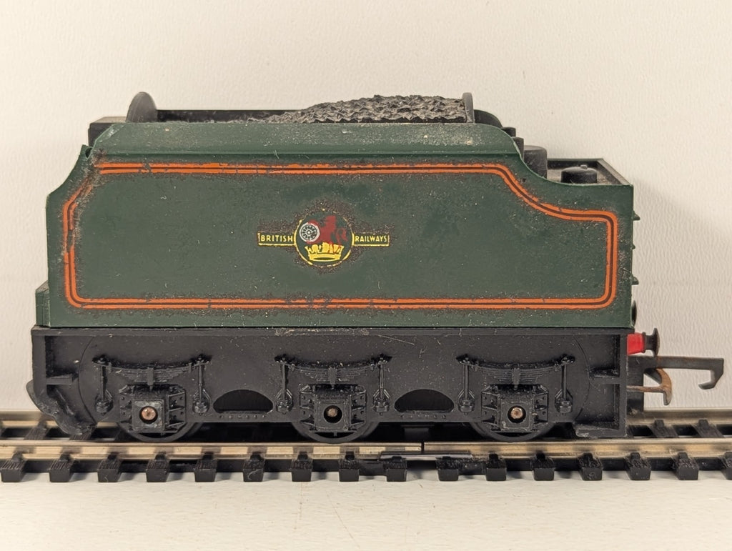 Tri-ang R30 OO Gauge Stanier Tender BR Lined Green - Spares/Repairs