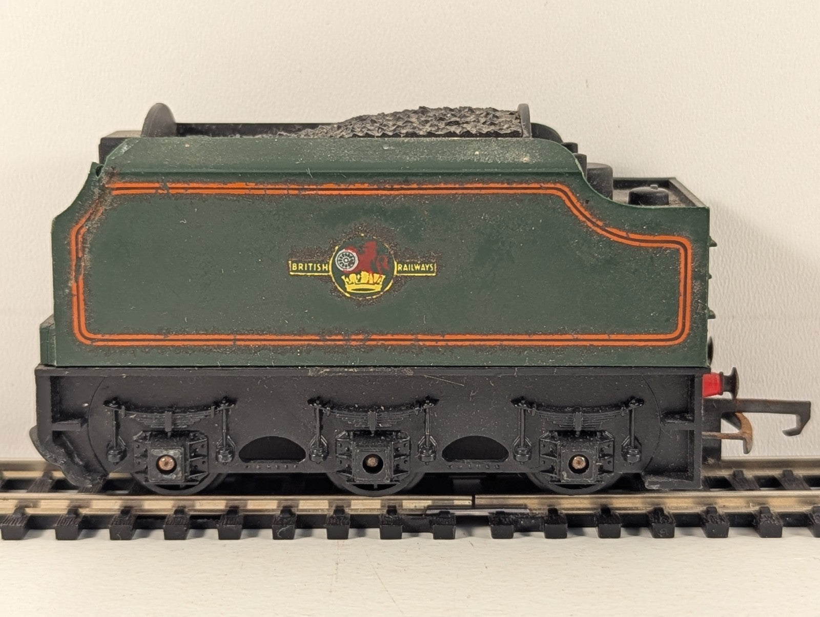 Tri-ang R30 OO Gauge Stanier Tender BR Lined Green - Spares/Repairs