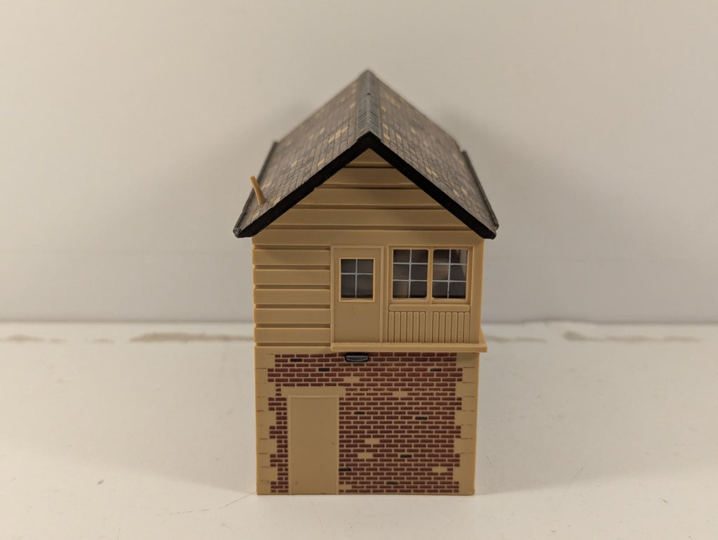 Hornby R503 OO Gauge Railway Signal Box