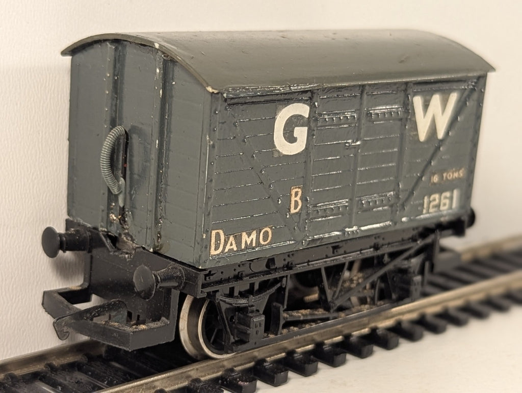 Hornby GWR 16 Ton "Damo" Van OO Gauge - Repainted