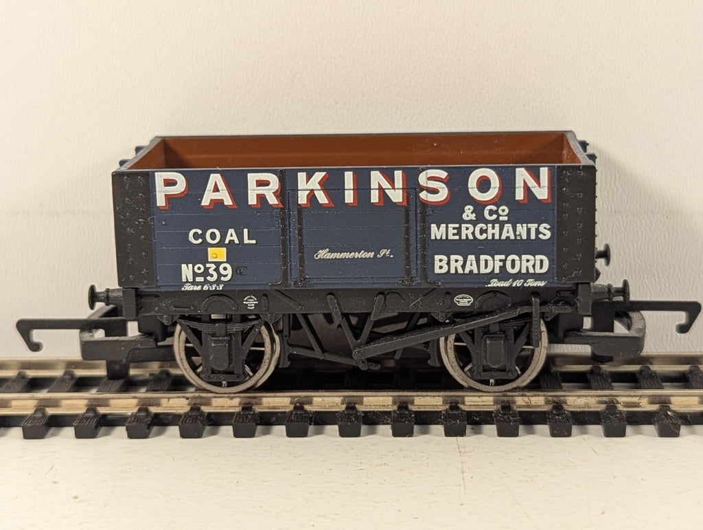 Hornby OO Gauge 7 Plank Open Wagon Parkinson Goods Wagon 39 Parkins