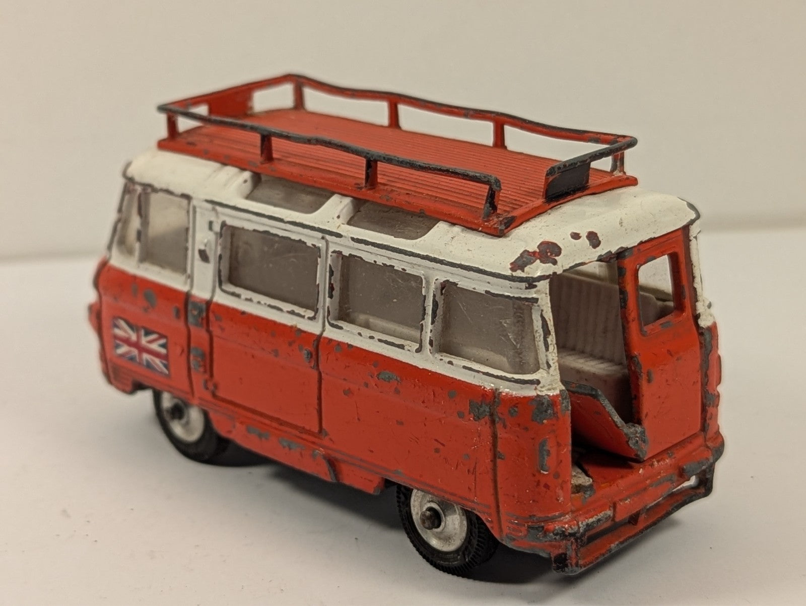 Corgi Toys 508 Holiday Camp Special Commer Bus 1:43 Scale