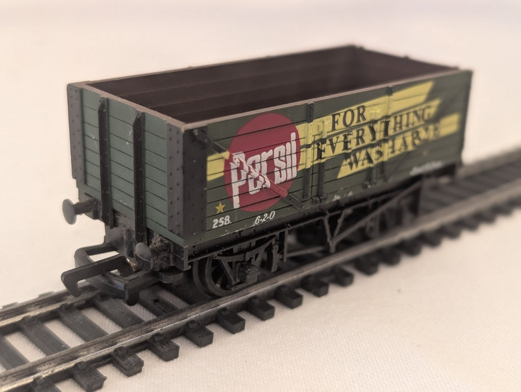 Mainline 37-128 OO Gauge 7 Plank Wagon “Persil”