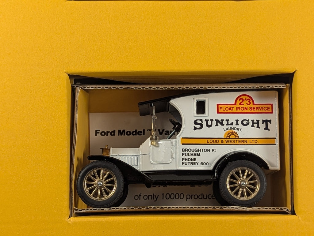 Lledo Ford Model T Van Set Royal Laundry and Sunlight Laundry Limited Edition