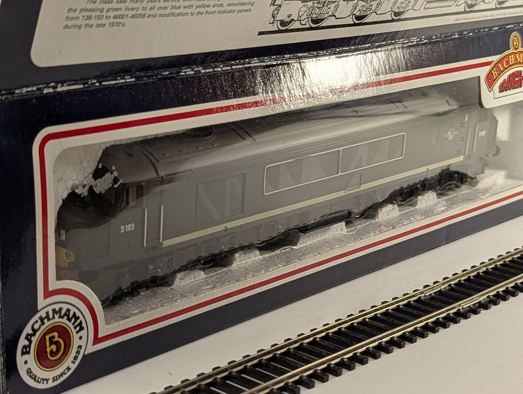 Bachmann OO Gauge Class 46 Peak Diesel Locomotive D193 BR Green 31-077
