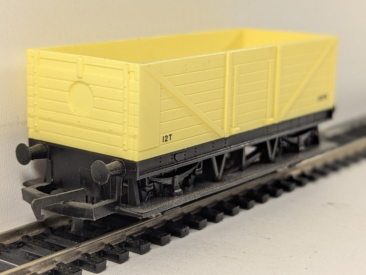 Hornby OO Gauge 5-Plank Open Wagon Goods Wagon 13578 Yellow