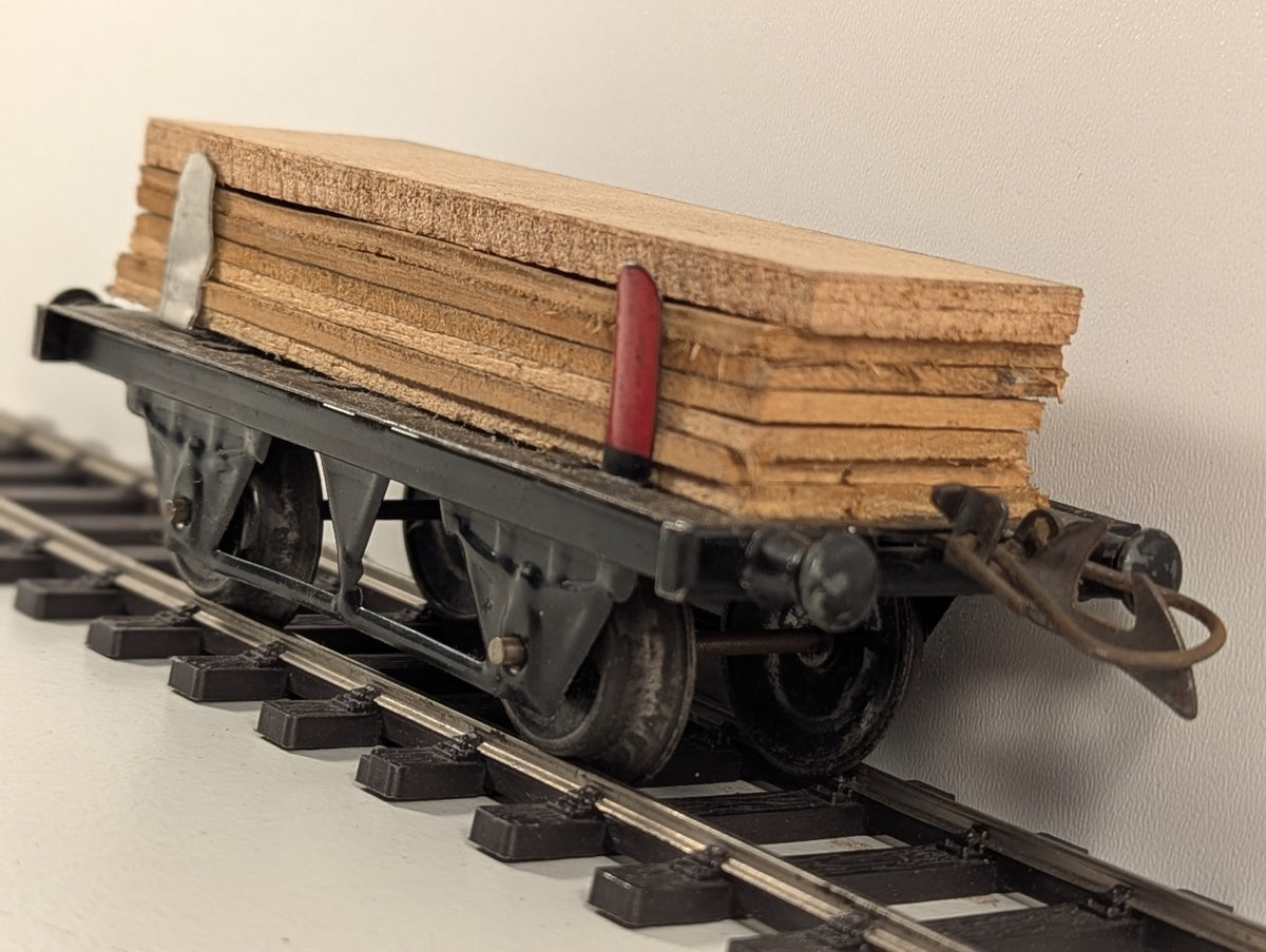 Hornby R175 O Gauge No.1 Timber Wagon with load