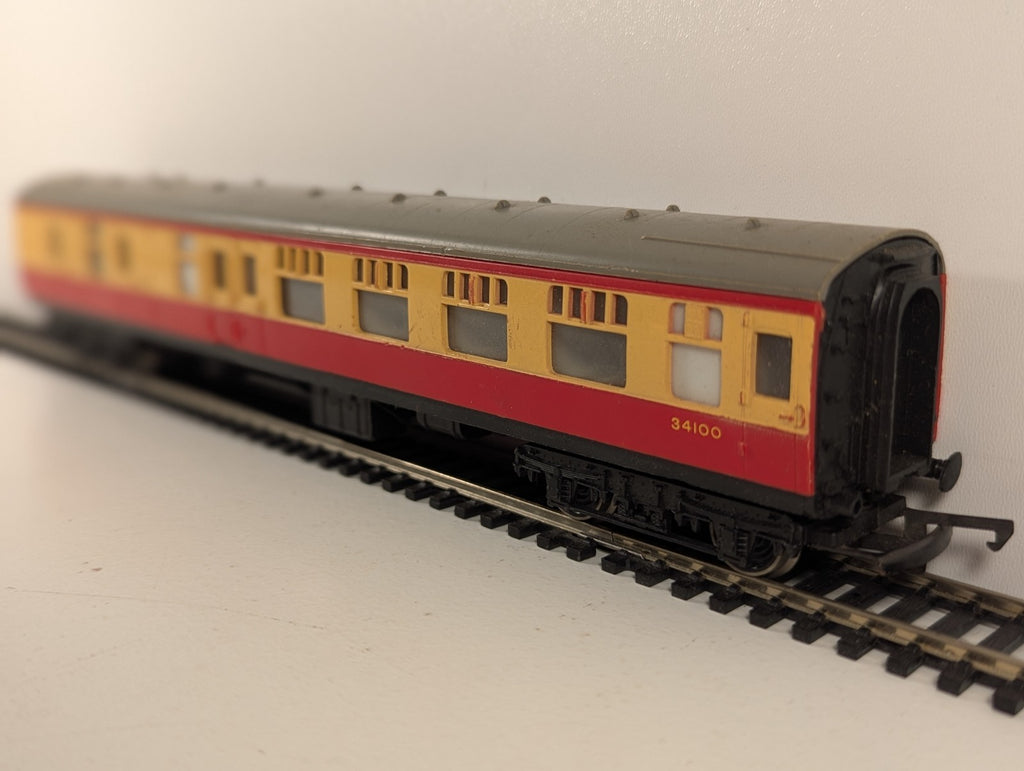 Hornby Tri-ang R627 OO Gauge BR Brake 2nd Coach 34100