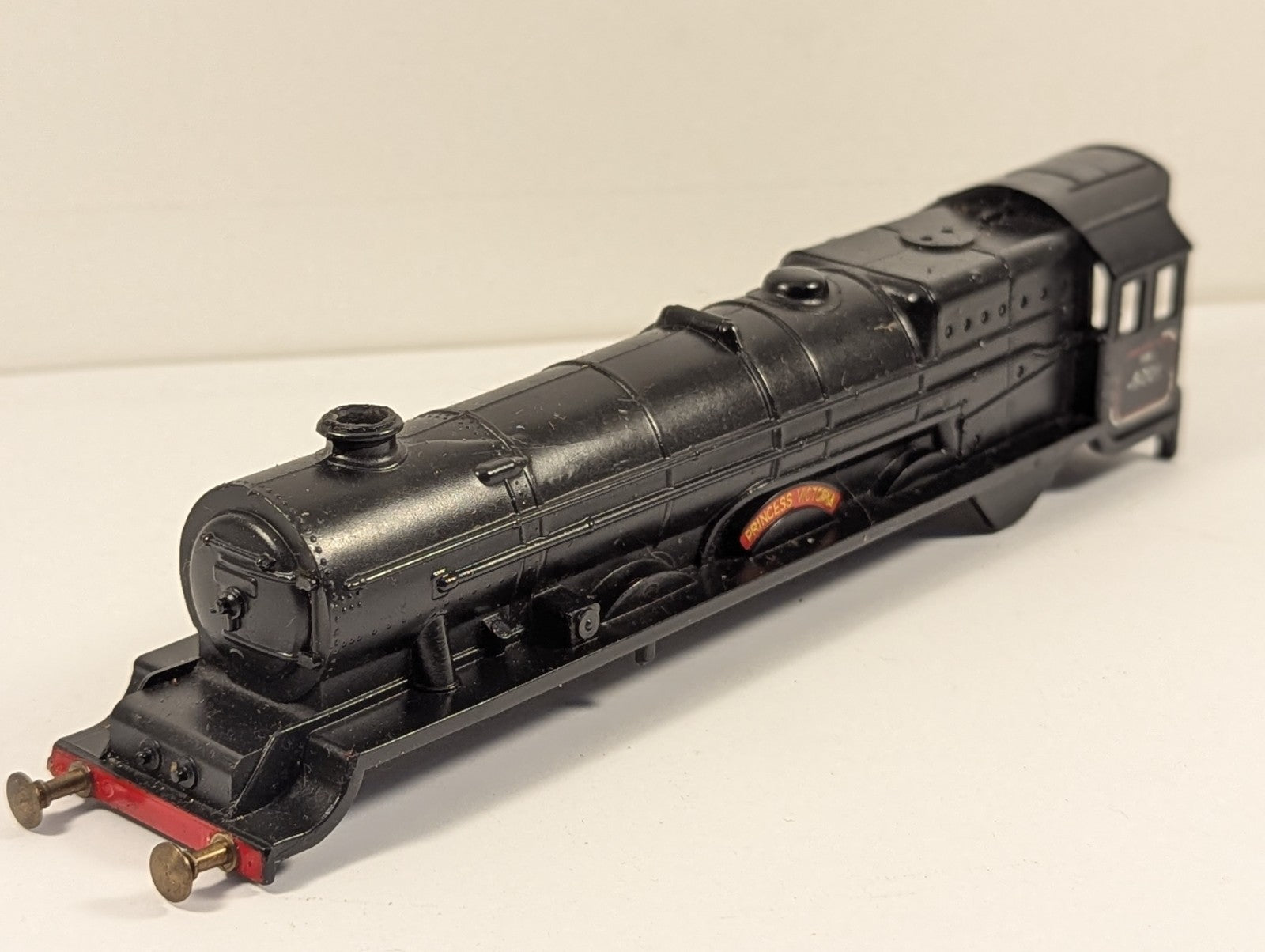 Tri-ang R50 OO Gauge Princess Victoria Body Shell BR Black