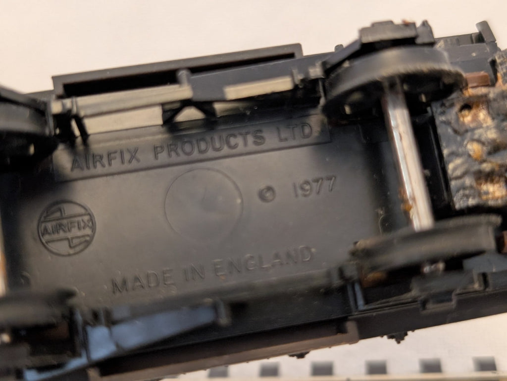 Airfix OO Gauge GWR Conflat A Goods Wagon 39005 GWR Grey 54309