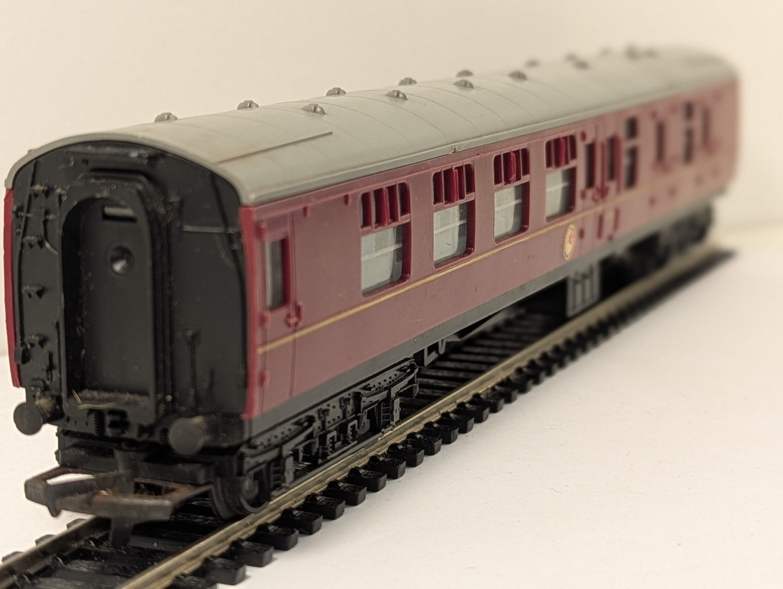 Tri-ang OO Gauge BR Mk1 Brake Coach Maroon
