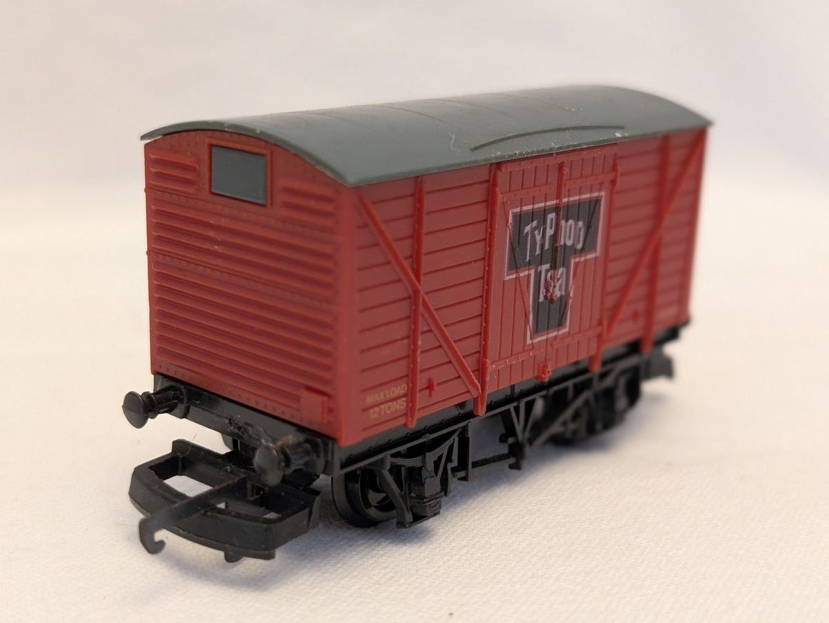 Lima OO Gauge Typhoo Tea Closed Van Goods Wagon S1200 Typhoo Tea