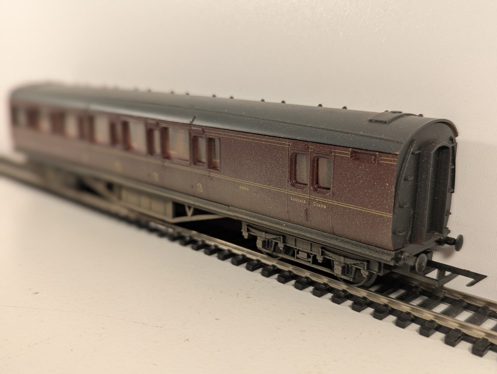 Graham Farish OO Gauge LMS Brake Third Coach - Wrong Box