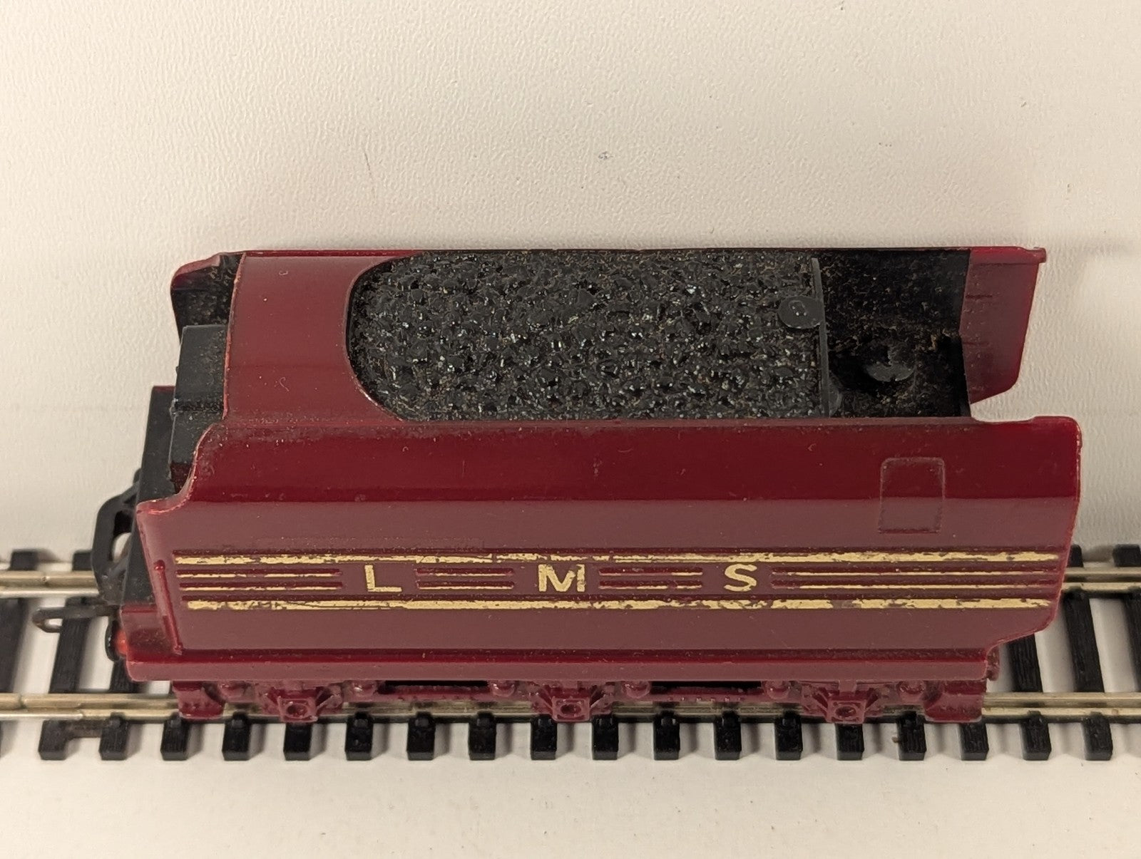 Hornby OO Gauge LMS Streamlined Coronation Tender LMS Crimson Lake