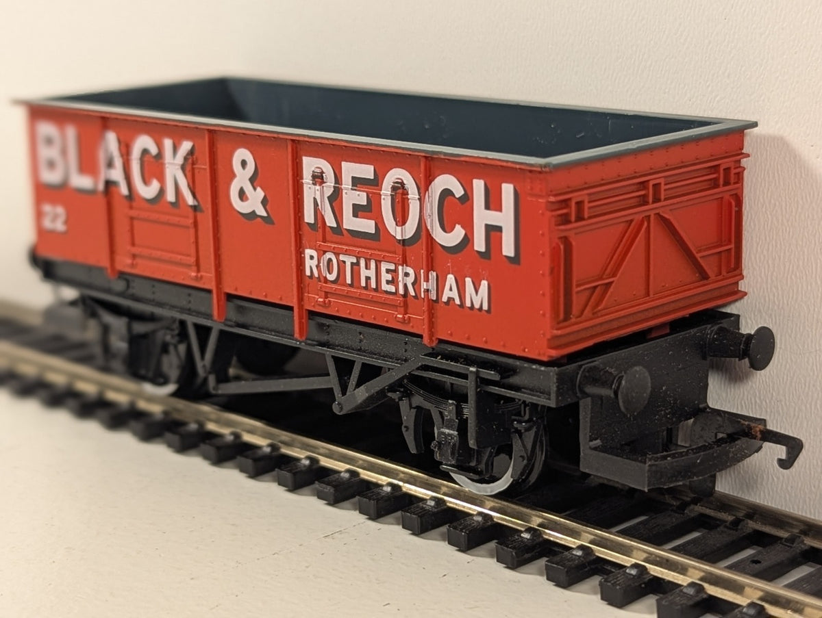 Hornby R.021 OO Gauge “Black & Reoch” Mineral Wagon