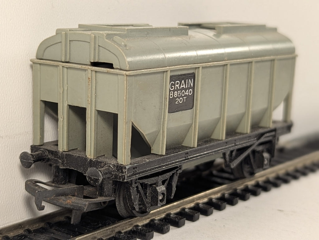 Tri-ang OO Gauge 20 Ton Grain Wagon Goods Wagon B85040 BR Grey R214